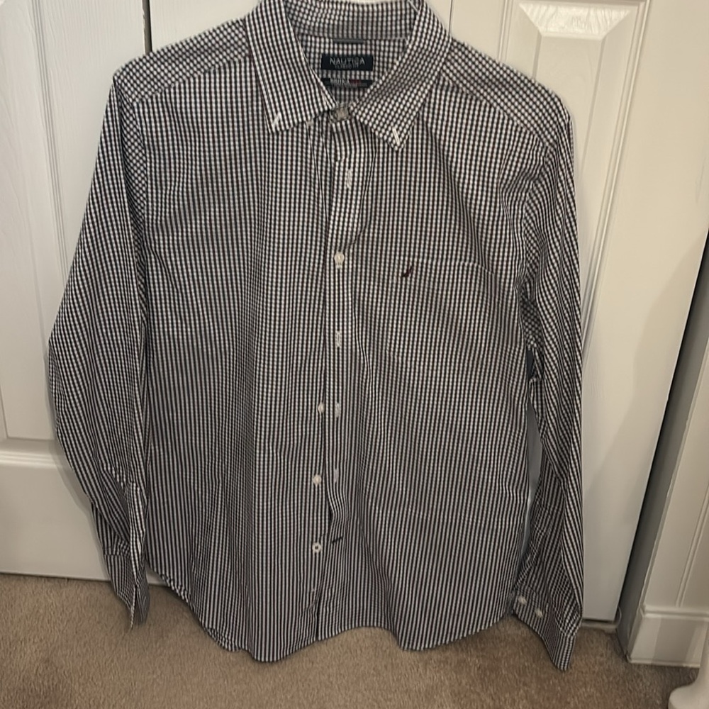 Nautica Men’s Classic Fit Long Sleeve Button Down